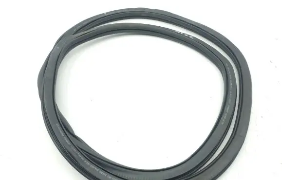 Audi Q2 - Rear door rubber seal (on body) 