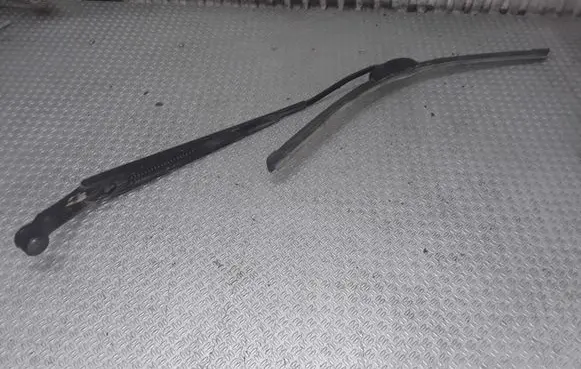 Toyota Avensis T250 Windshield/front glass wiper blade 