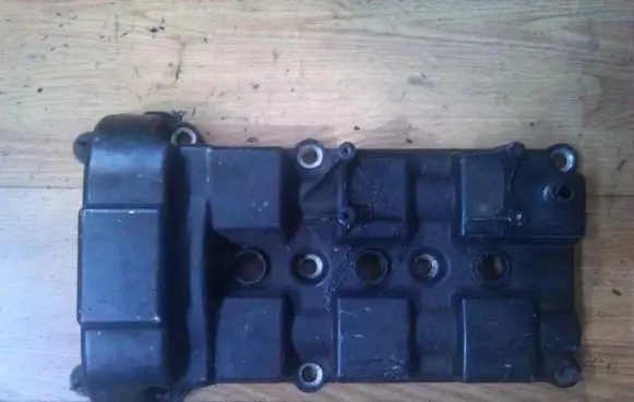 Ford Taurus Rocker cam cover f43e6583ae