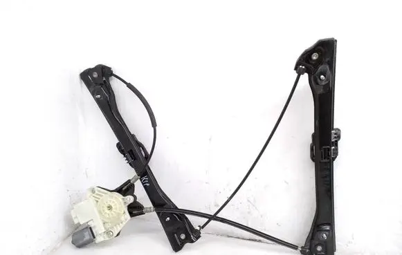 Seat Toledo IV (NH) Front door window regulator with motor 5JA959811K