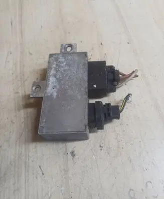 Renault Kangoo I Glow plug pre-heat relay 7700111525