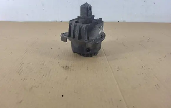 Engine mount bracket