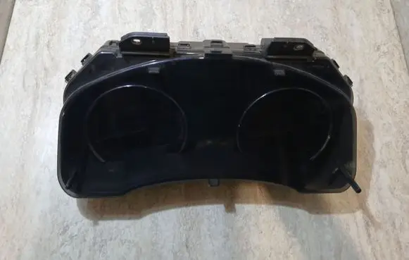 Toyota Avensis T270 Speedometer (instrument cluster) MB2574406795