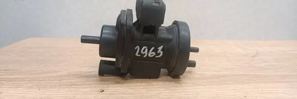 Mercedes-Benz C W203 Turbo solenoid valve A0005450427