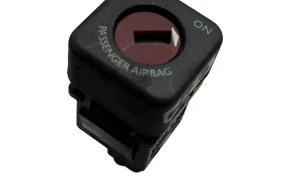 Passenger airbag on/off switch