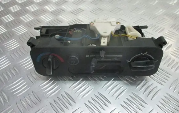 Mitsubishi Colt Interior fan control switch 