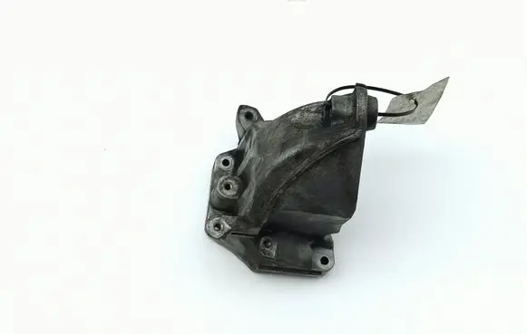 Mercedes-Benz E W212 Engine mounting bracket A6512230004