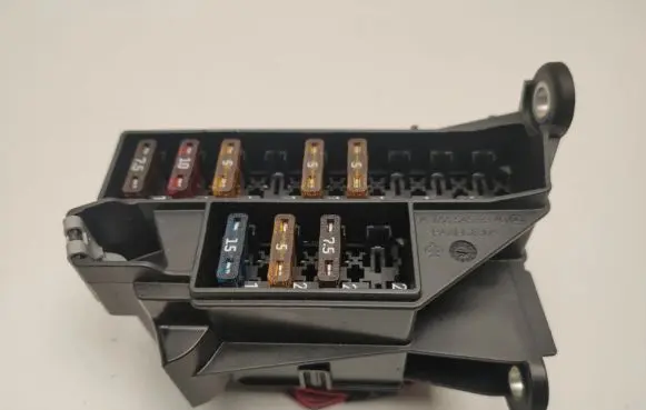 Mercedes-Benz ML W166 Fuse module A1665459340
