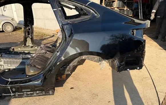 BMW i4 Rear quarter panel 