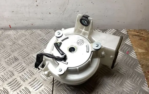 Lexus NX Hybrid/electric vehicle battery fan 