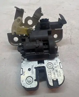 Audi A3 S3 8P Tailgate/trunk/boot lock/catch/latch 8K9827505A