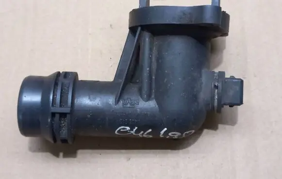 Thermostat/thermostat housing
