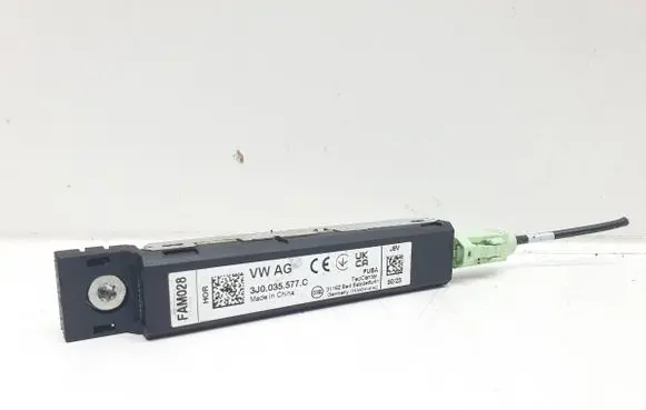 Skoda Superb B9 Aerial antenna amplifier 3J0035577C