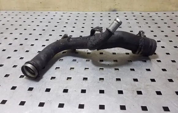 Nissan NV400 Engine coolant pipe/hose