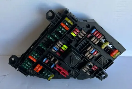 BMW 5 F10 F11 Fuse module 9264923 1703345 05101304834715