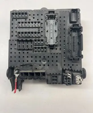 Volvo XC90 Fuse module 30728512 28017881 06W015