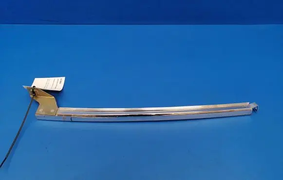 Mercedes-Benz E W123 Rear door windshield rail 