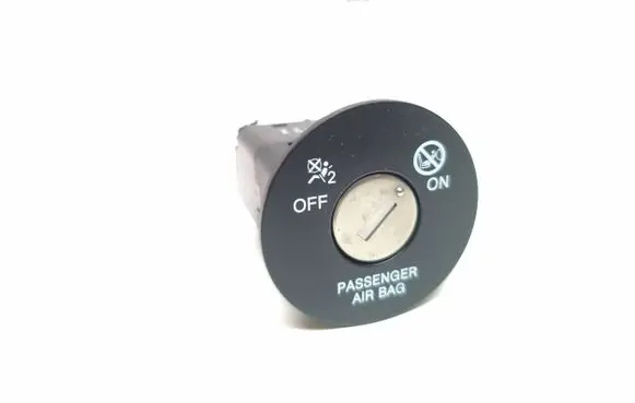 Passenger airbag on/off switch