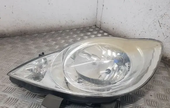 Peugeot 107 Headlight/headlamp 89032403 811500H030