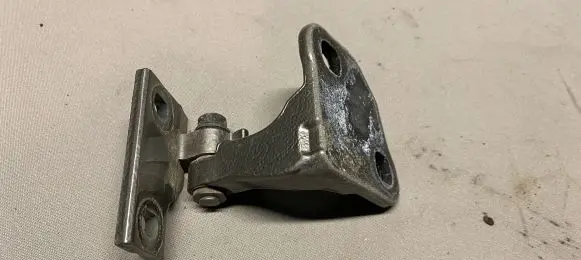 BMW 7 E65 E66 Rear door lower hinge