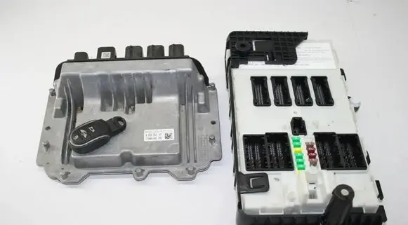 Mini Cooper Countryman R60 Engine ECU kit and lock set 8699952
