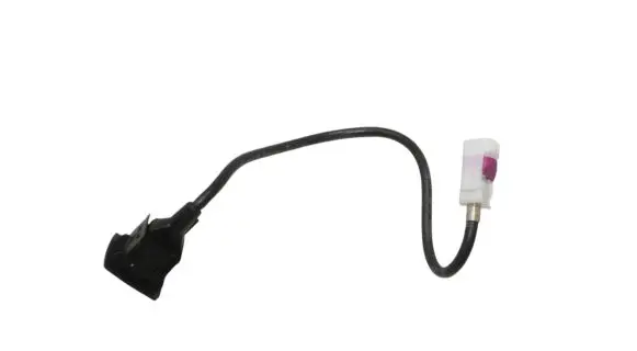 Mercedes-Benz C W204 USB socket connector A1728200515