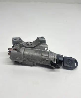 Volkswagen Golf IV Ignition lock 4B0905851C