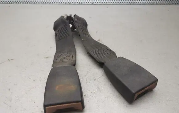 Mercedes-Benz W123 Rear seatbelt buckle 1238604969