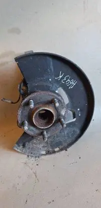 Front wheel hub