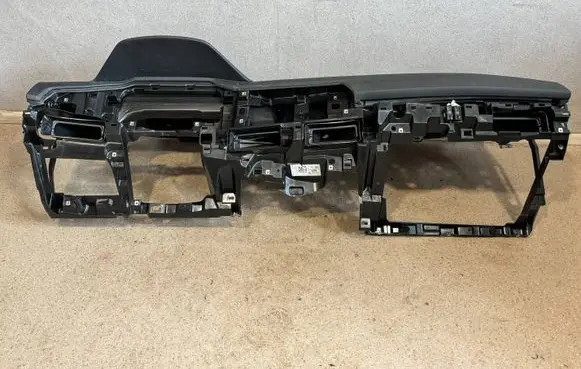 Volkswagen Golf VIII Dashboard 5H1857003H 5H0880204G
