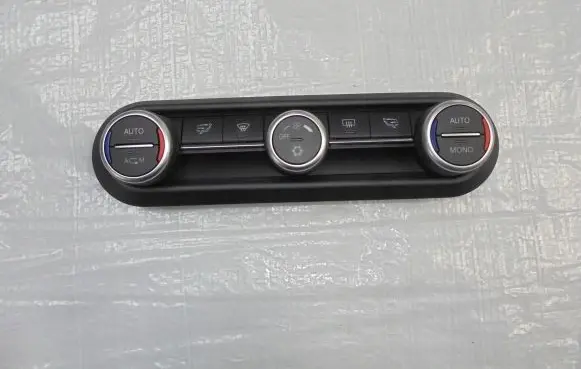 Alfa Romeo Giulia Climate control unit