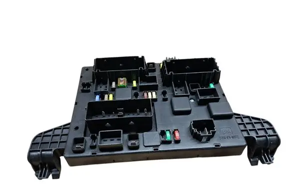 Opel Astra J Fuse module 365927271 13368652