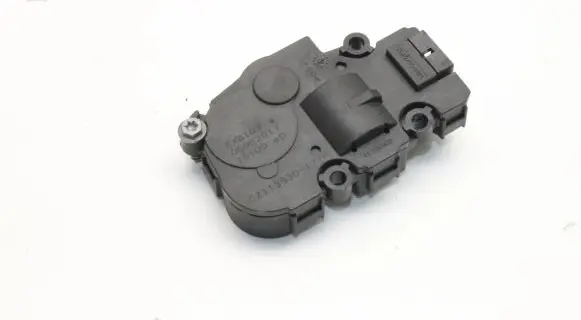 Mercedes-Benz B W246 W242 Air flap motor/actuator CZ1139301710