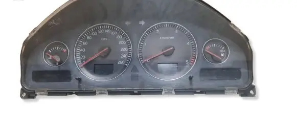 Volvo V70 Speedometer (instrument cluster) 30682277