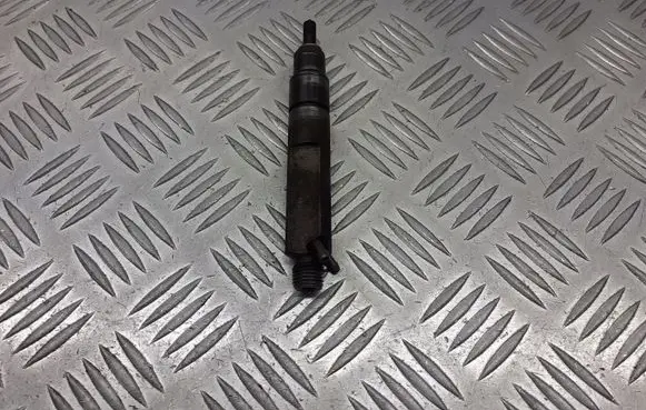 Volkswagen Golf IV Fuel injectors set 028130202P