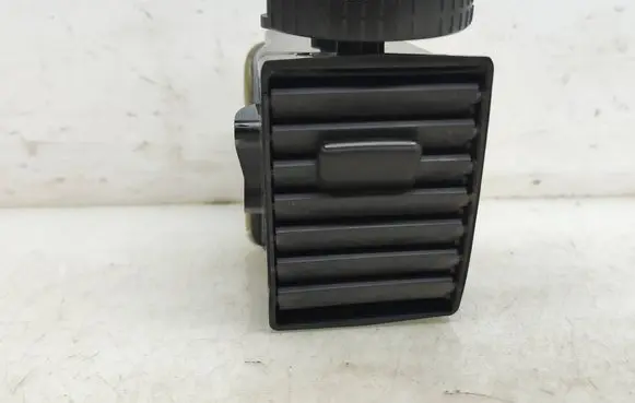 Volkswagen Transporter - Caravelle T5 Dash center air vent grill 7E0815705E 7E0815705 07679005