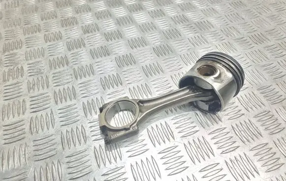 Volkswagen PASSAT B6 Piston with connecting rod 79l79