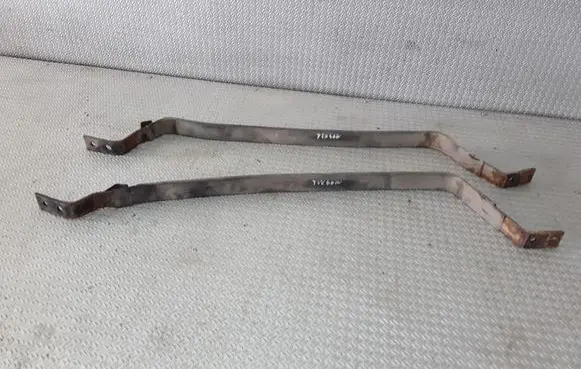 Hyundai Tucson LM Fuel tank mounting bracket 