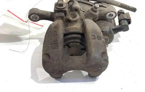 Opel Insignia B Rear brake caliper