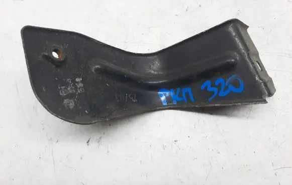 Volkswagen PASSAT B5.5 Fender mounting bracket 3B0821237A
