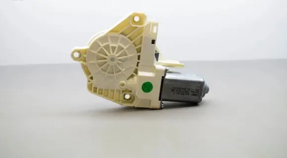 Audi A7 S7 4K8 Front door window regulator motor 8K0959801B