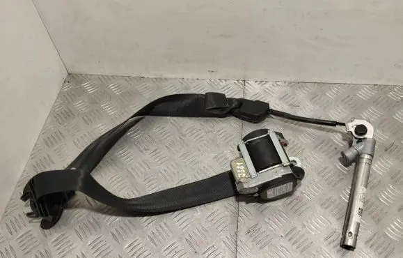 Maserati Quattroporte Front seatbelt 6700124980