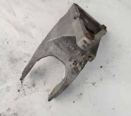 Peugeot 607 Gearbox mounting bracket 9653919280