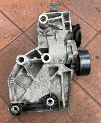 Opel Astra J A/C compressor mount bracket 55582510