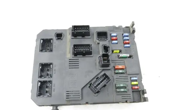 Peugeot 206 Central body control module 9652474780