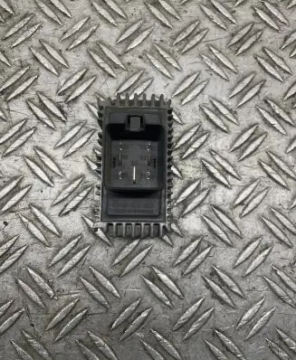 Opel Astra G Glow plug pre-heat relay
