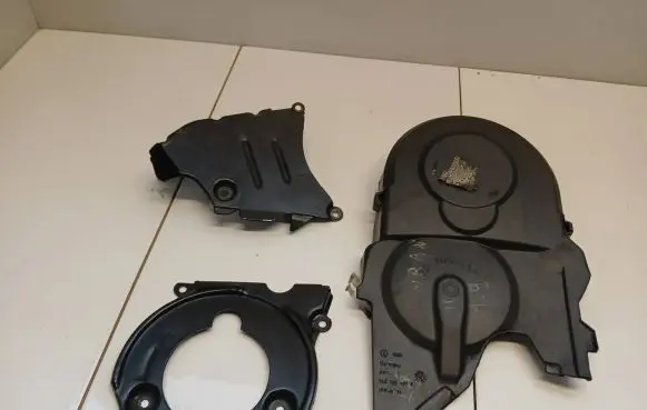 Volkswagen Touran I Timing belt guard (cover) 045109107F