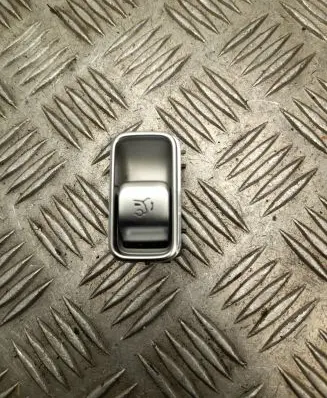 Tailgate opening switch