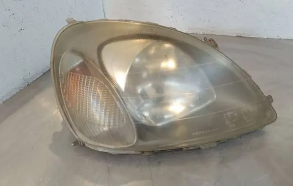 Toyota Yaris Headlight/headlamp