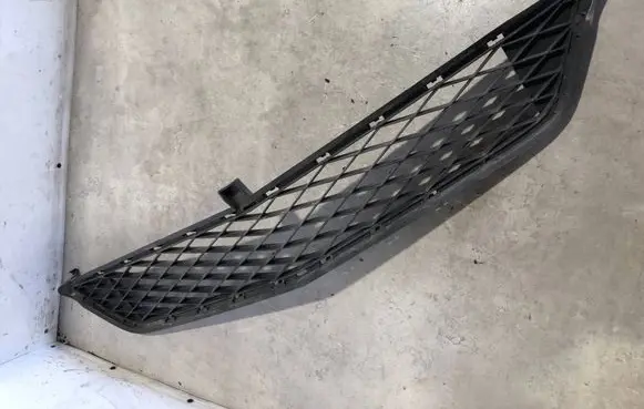 Mercedes-Benz B W245 Front bumper lower grill A1698851922